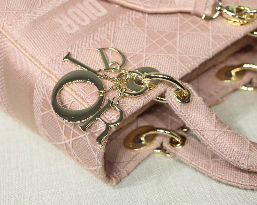 D lady pink
