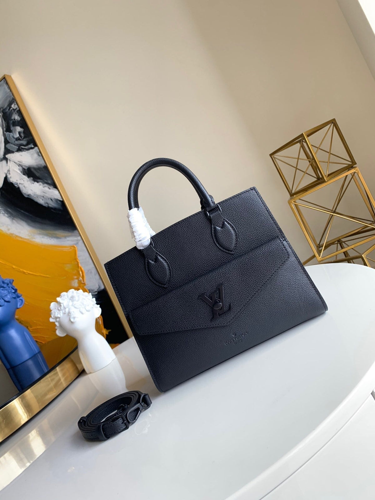 black Portable cross body dual-use bag