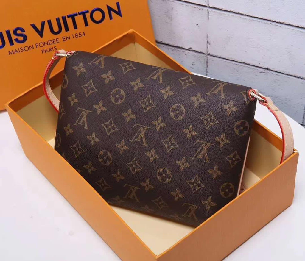 classic messenger bag